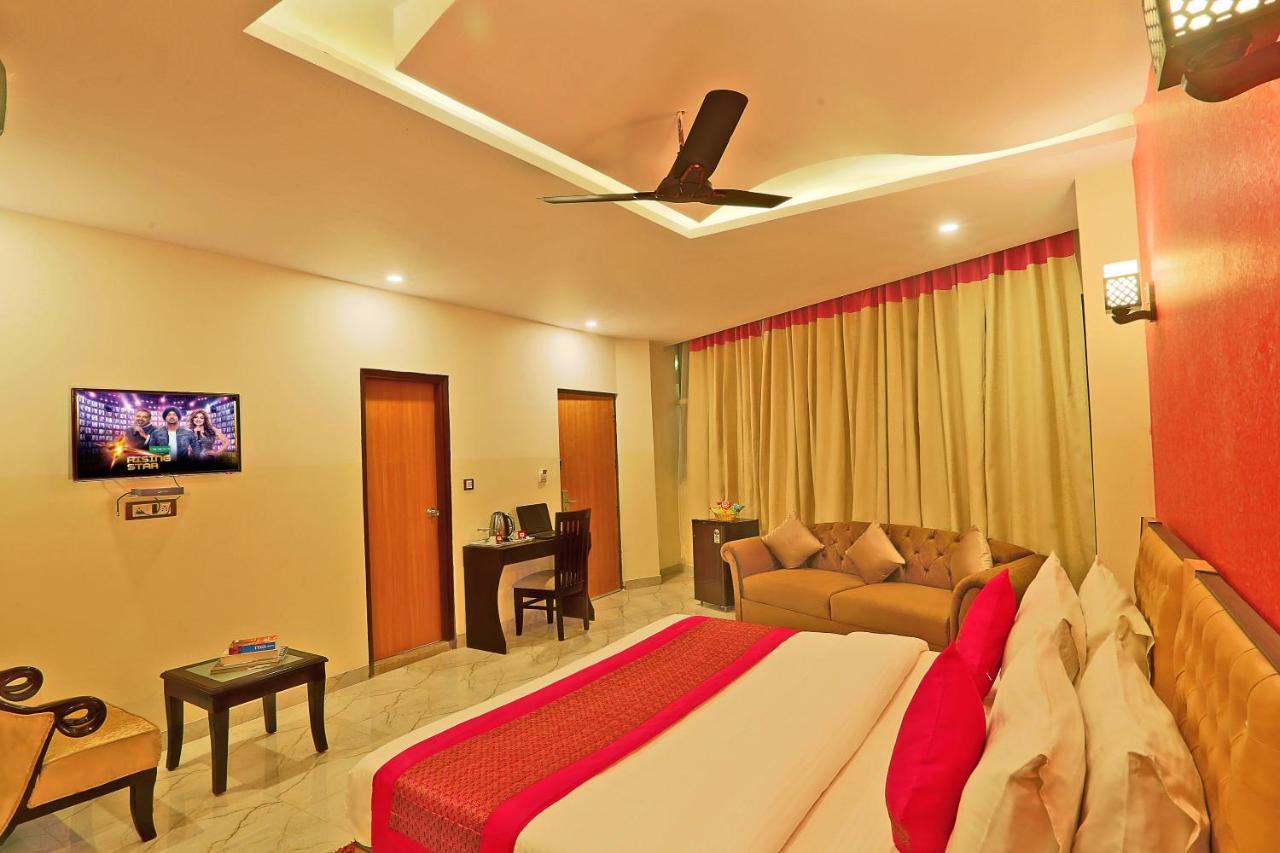 โฮเต็ล แอร์พอร์ท ซิตี้ Hotel นิวเดลี ภายนอก รูปภาพ