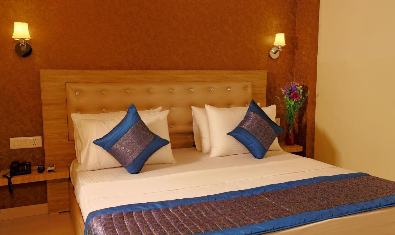 โฮเต็ล แอร์พอร์ท ซิตี้ Hotel นิวเดลี ภายนอก รูปภาพ