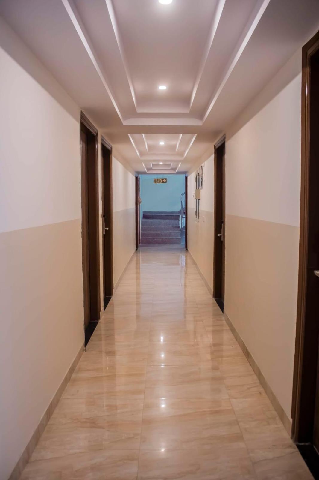 โฮเต็ล แอร์พอร์ท ซิตี้ Hotel นิวเดลี ภายนอก รูปภาพ