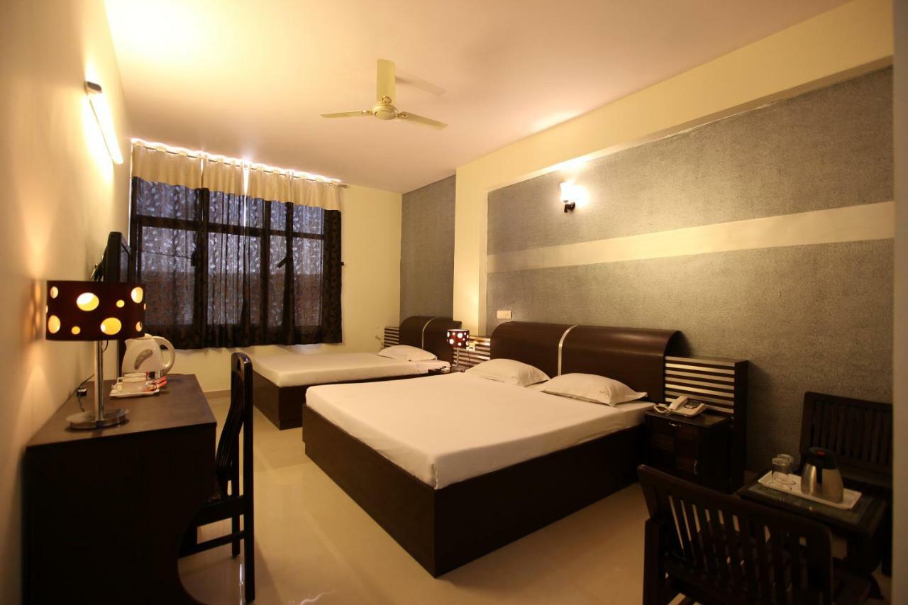โฮเต็ล แอร์พอร์ท ซิตี้ Hotel นิวเดลี ภายนอก รูปภาพ