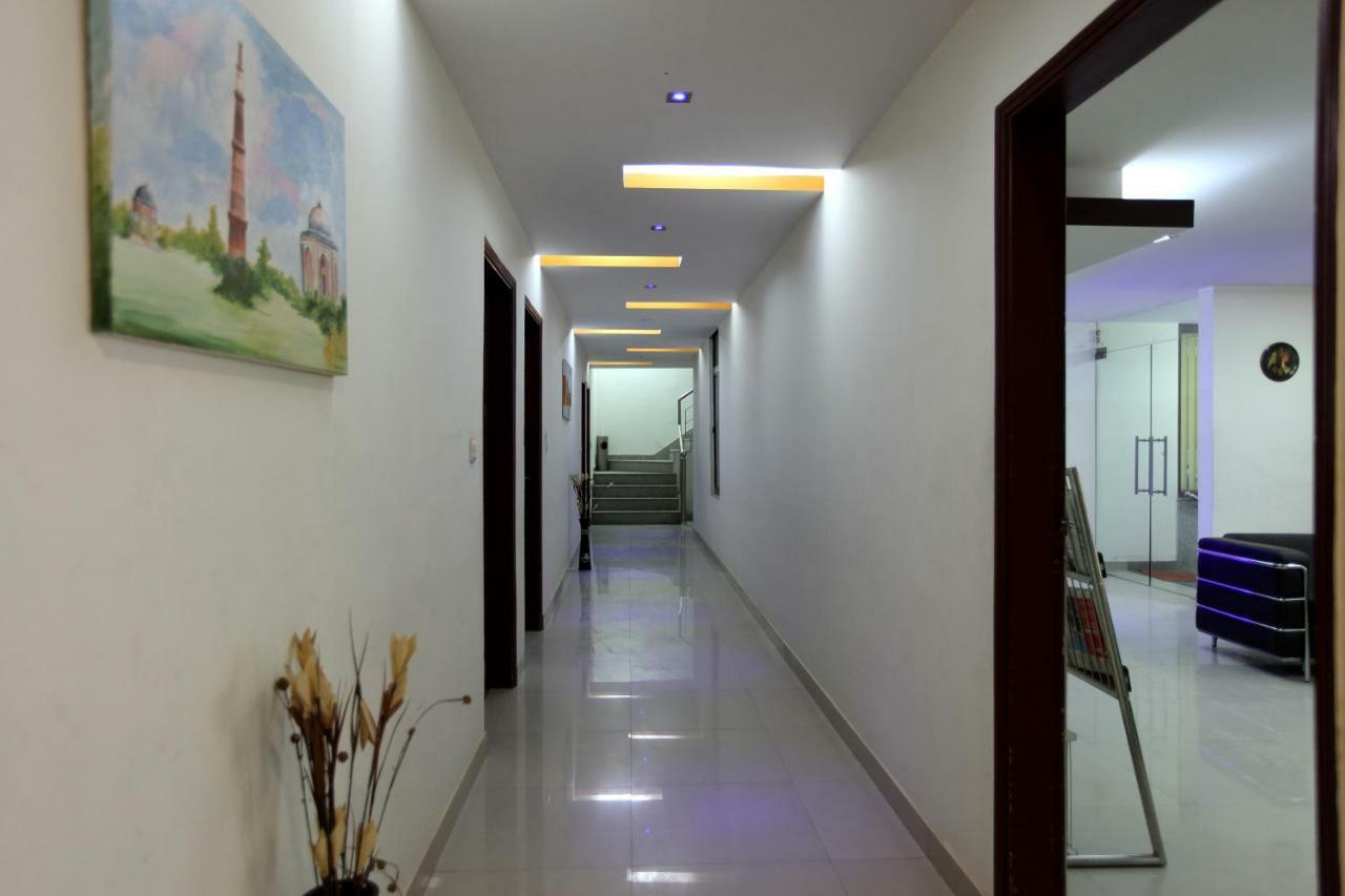 โฮเต็ล แอร์พอร์ท ซิตี้ Hotel นิวเดลี ภายนอก รูปภาพ