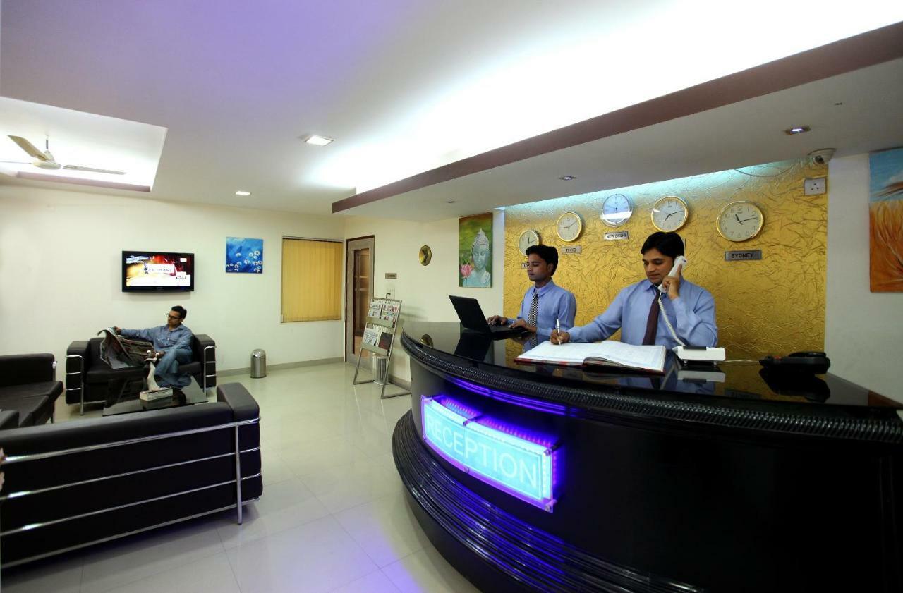 โฮเต็ล แอร์พอร์ท ซิตี้ Hotel นิวเดลี ภายนอก รูปภาพ