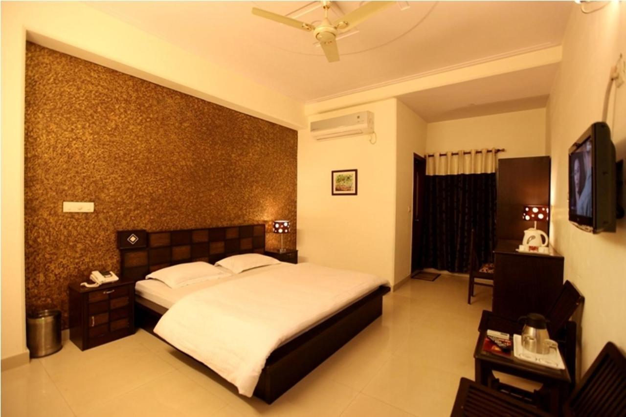 โฮเต็ล แอร์พอร์ท ซิตี้ Hotel นิวเดลี ภายนอก รูปภาพ
