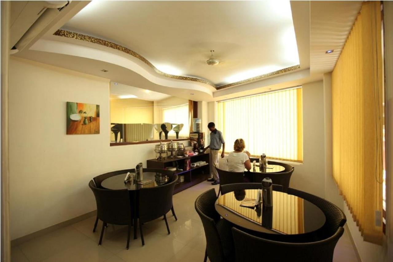 โฮเต็ล แอร์พอร์ท ซิตี้ Hotel นิวเดลี ภายนอก รูปภาพ